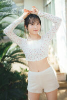 "One beautiful girl in 20,000 years" Yui Oguri, showing off her adult dress and shorts in ww weekly FLASH, where the navel gravure image is too sexy!