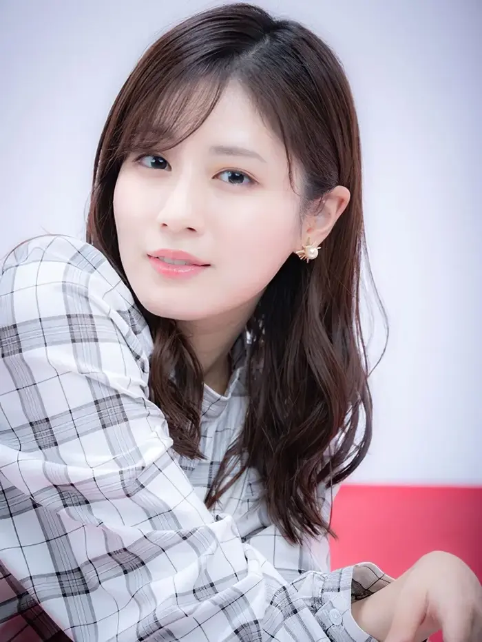 【堤礼実の高画質エロ画像36枚】人気美人女子アナの初フォトブックグラビア＆オフショット 13th image