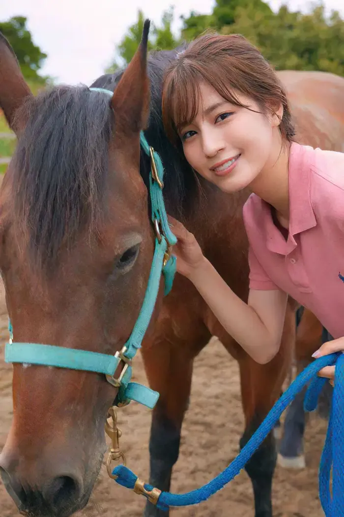【堤礼実の高画質エロ画像36枚】人気美人女子アナの初フォトブックグラビア＆オフショット 19th image
