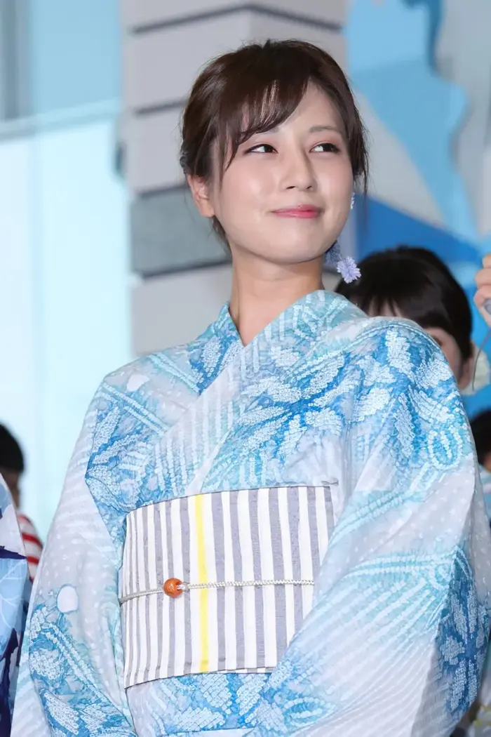 【堤礼実の高画質エロ画像36枚】人気美人女子アナの初フォトブックグラビア＆オフショット 21th image