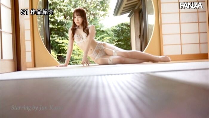Perfume Jun Innocent beautiful girl who is a middle-aged 12th image