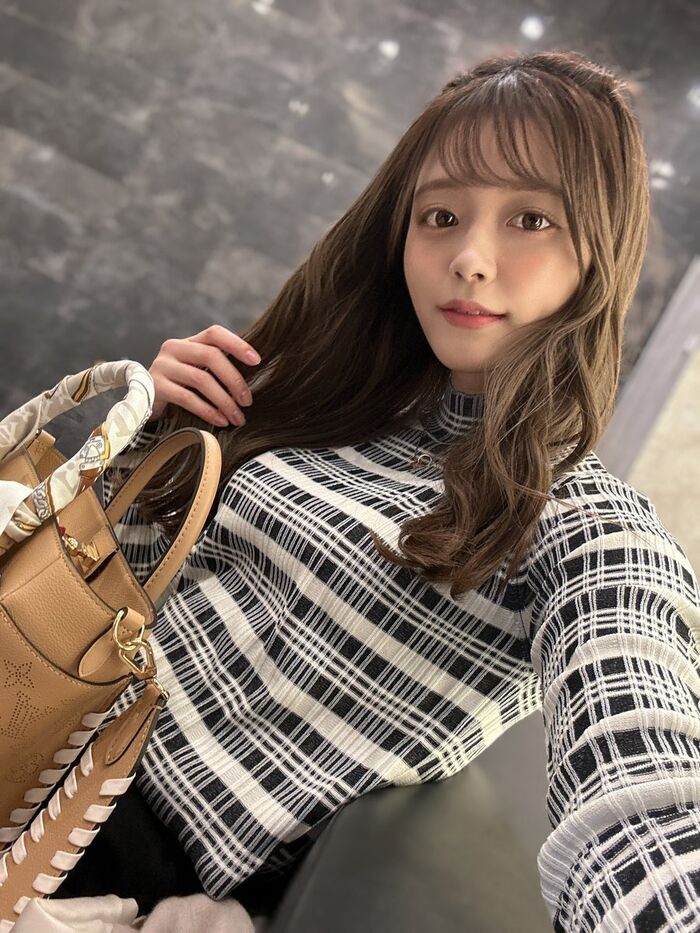 [With image] Woman 'I fell in love at first sight and bought a COACH bag!' 4th image