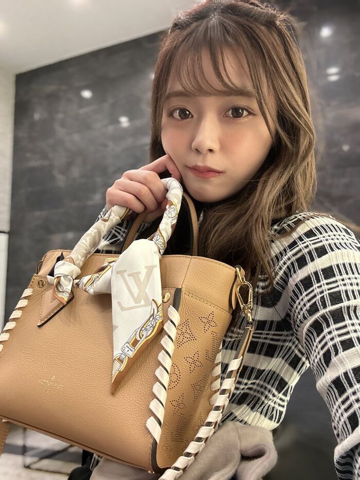[With image] Woman 'I fell in love at first sight and bought a COACH bag!' 5th image