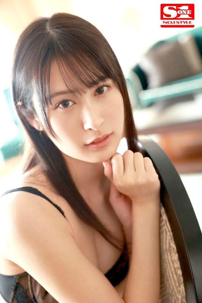 Seika Ito Mysterious beautiful girl comes for the first time in her life 4th image
