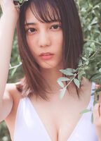 [Nao Kosaka (Hinatazaka 46)'s breasts were fair-skinned] See gravure article