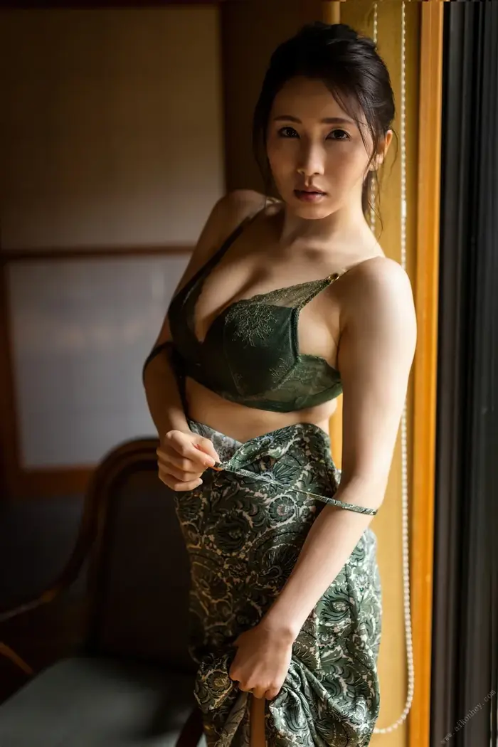 [Hikari Hikari Hime High Quality Erotic Images 93 Photos] Beautiful Mature Woman Slender AV Actress Undressed Nude Gravure 9th image