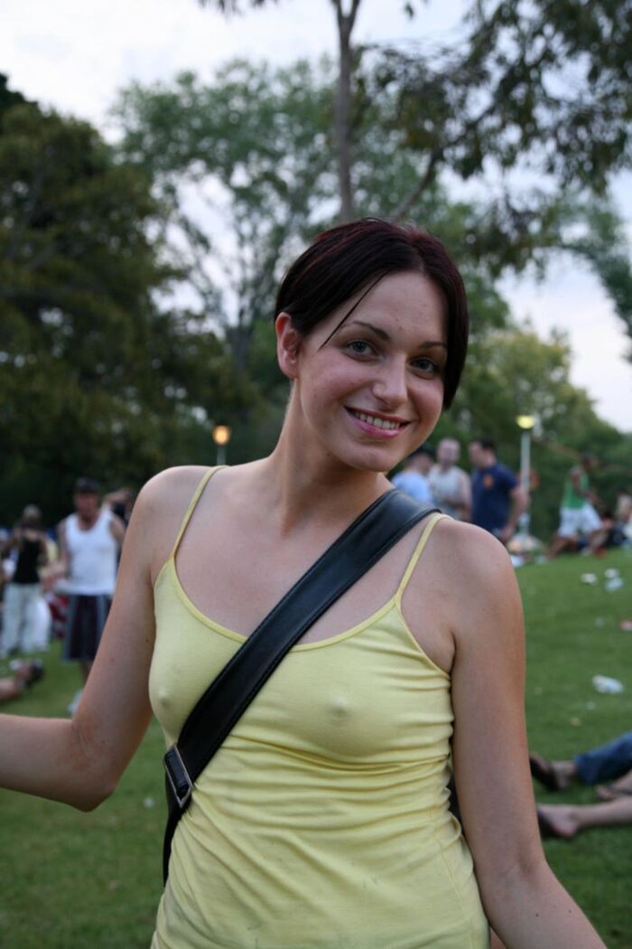 Alien braless image!! 120 photos of white beauties with transparent nipples 3th image