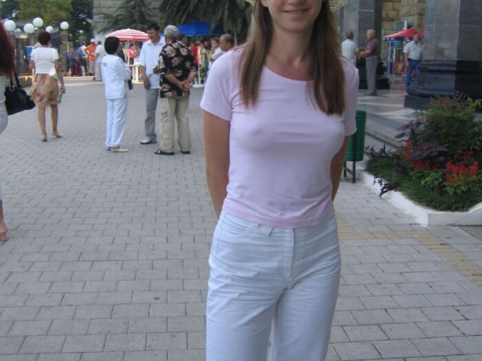 Alien braless image!! 120 photos of white beauties with transparent nipples 48th image