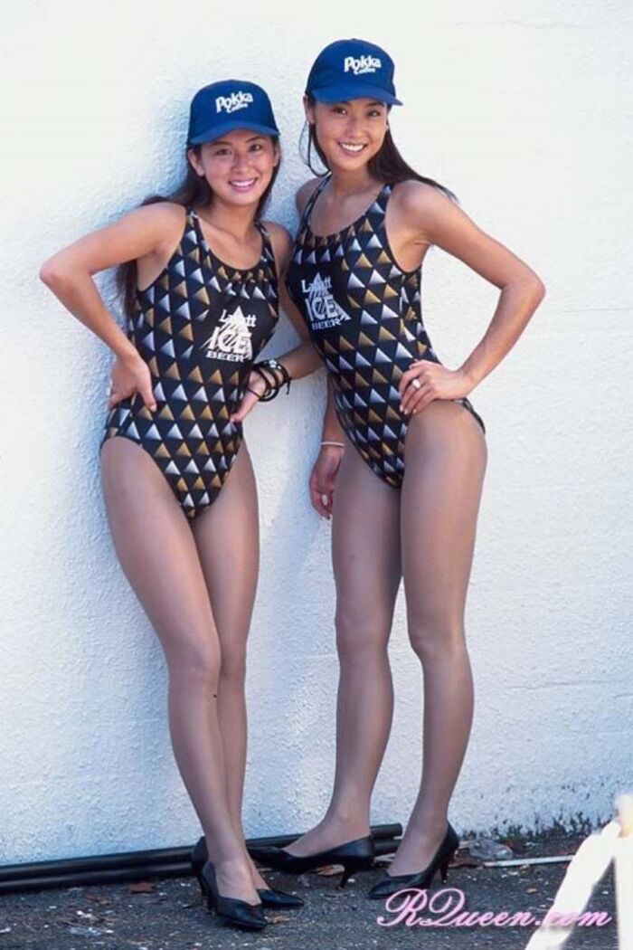 Erotic image of a race queen with a high-leg crotch radical 100th image