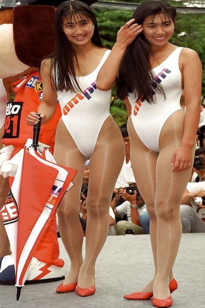 Erotic image of a race queen with a high-leg crotch radical 57th image