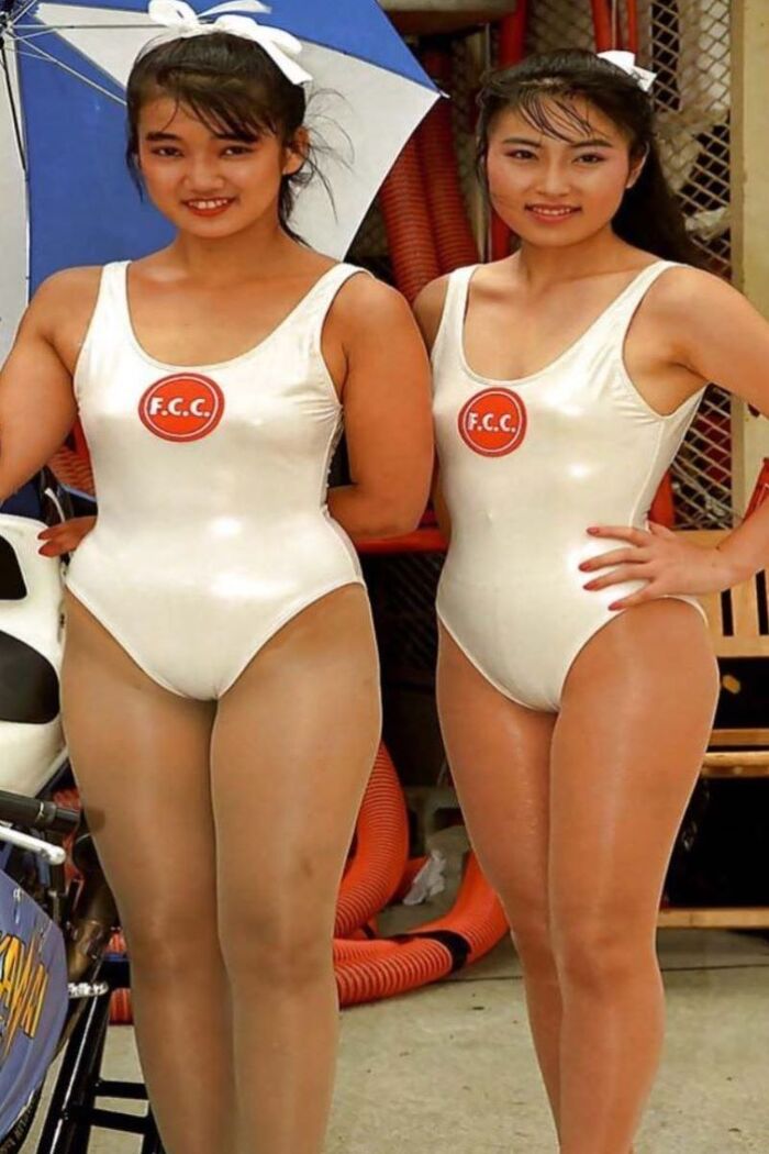 Erotic image of a race queen with a high-leg crotch radical 67th image