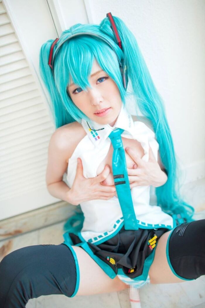 Cosplay masturbation images!! 110 sheets of writhing and panting layers 23th image