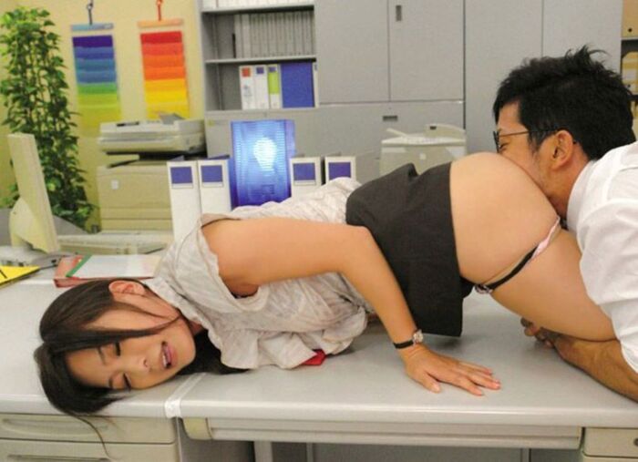 OLがクンニや手マンでマンコ責めされる前戯画像 37th image