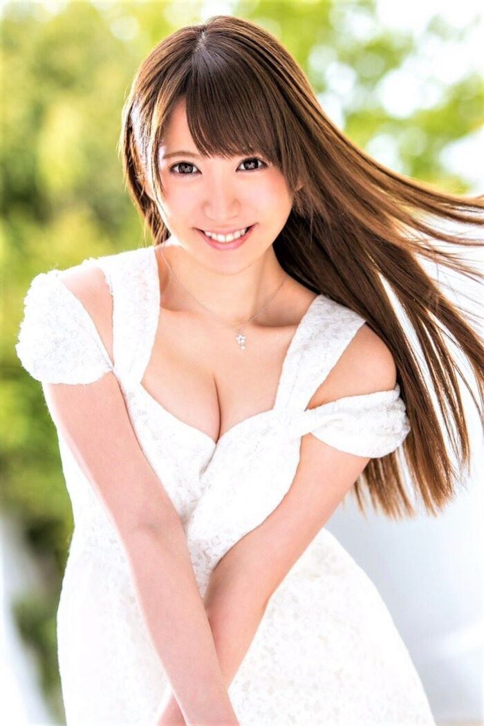 Rin Hatsumi Neat and clean Cinderella Girl AV debut image 3th image