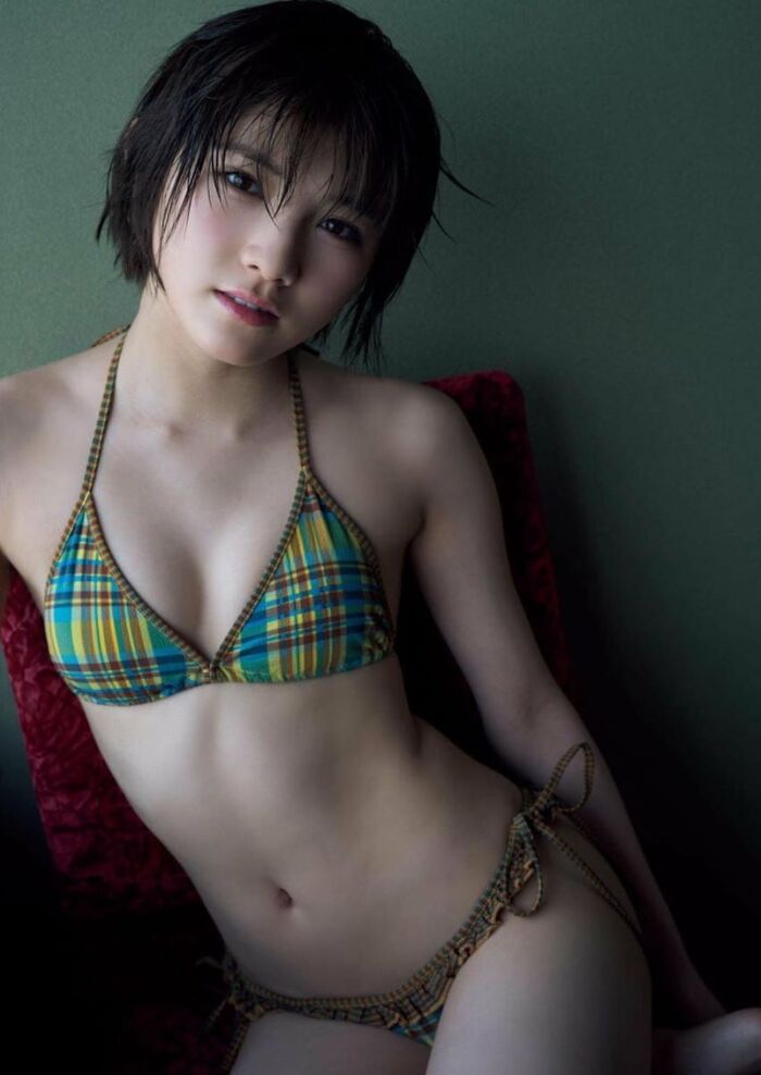 Nana Okada's short hair is a cute swimsuit gravure image 2th image
