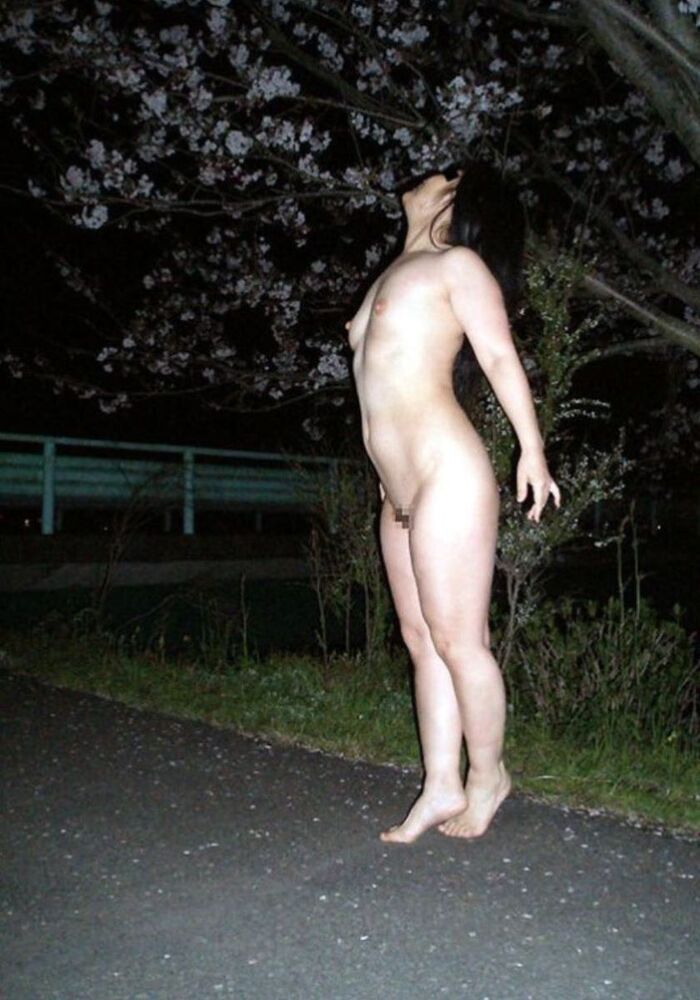 Outdoor exposure image of mature woman wandering around naked by amateur aunt 67th image