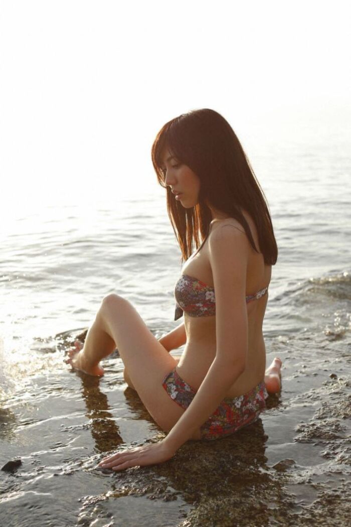 岩崎名美 スタイル抜群な水着グラビア画像 40th image