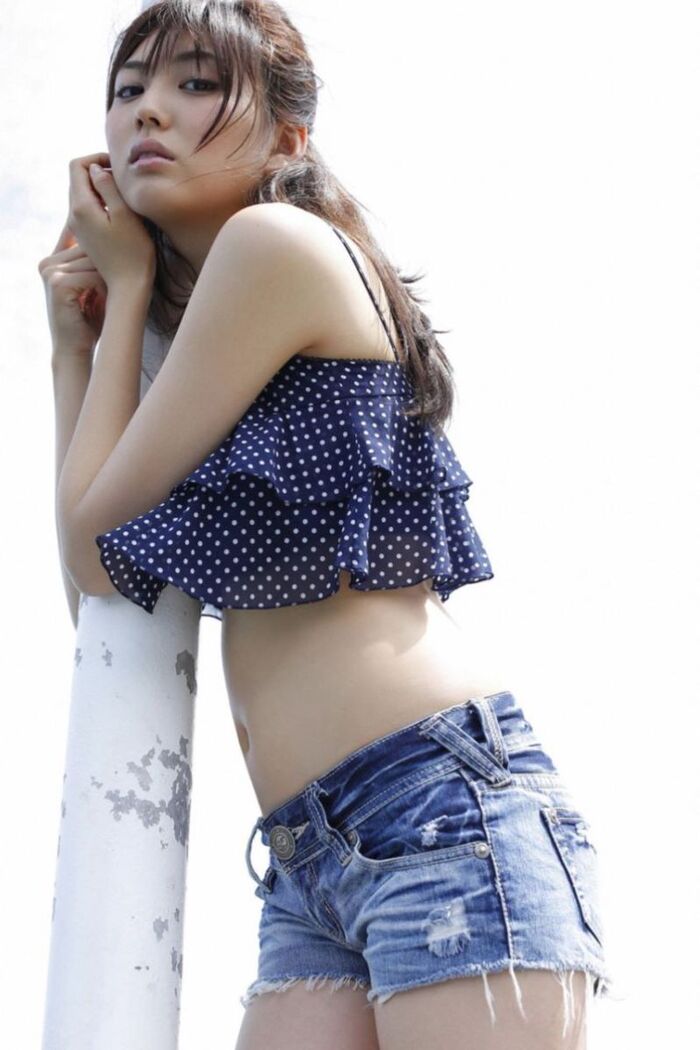 岩崎名美 スタイル抜群な水着グラビア画像 45th image