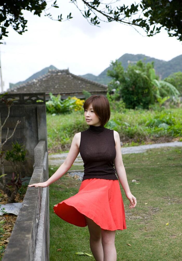 Beautiful big nude image of Saki Okuda exposing outdoors on a southern island 82th image