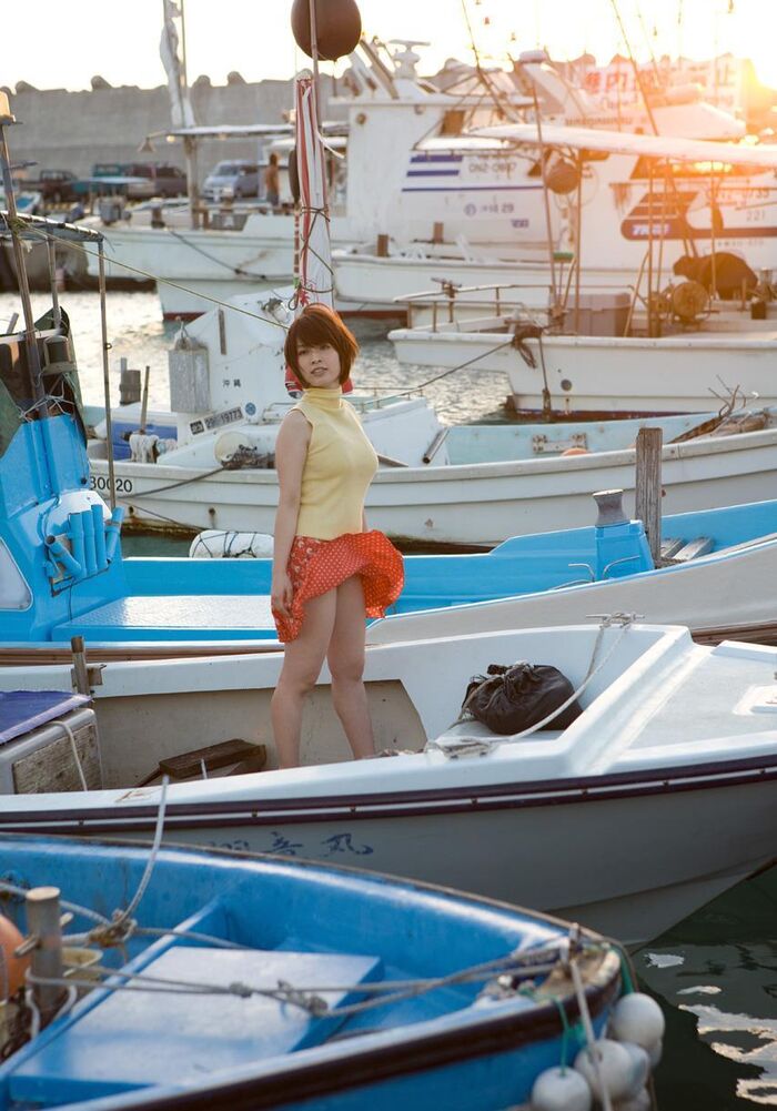 Beautiful big nude image of Saki Okuda exposing outdoors on a southern island 9th image