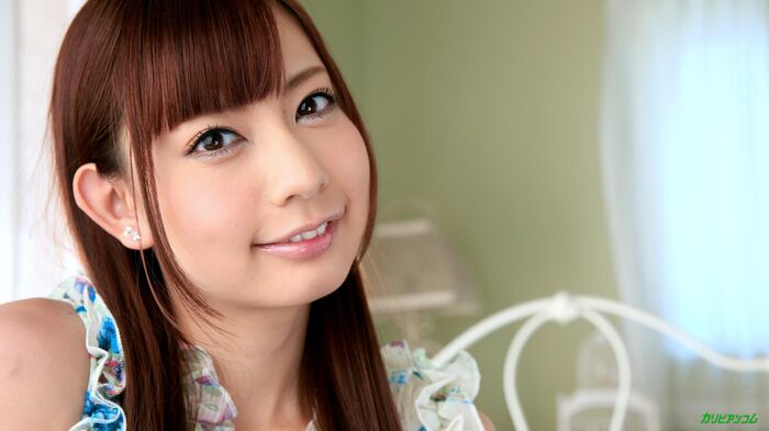 Former AKB Itano-like uncensored AV actress Yuria Mano erotic image 5th image