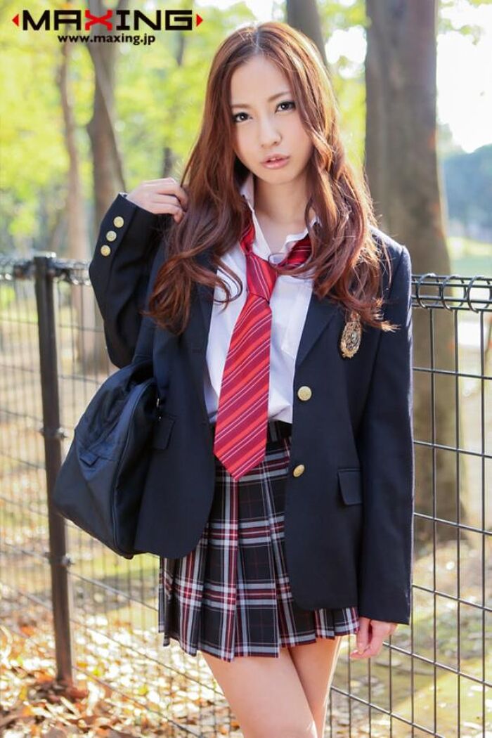 Former AKB Itano-like uncensored AV actress Yuria Mano erotic image 79th image