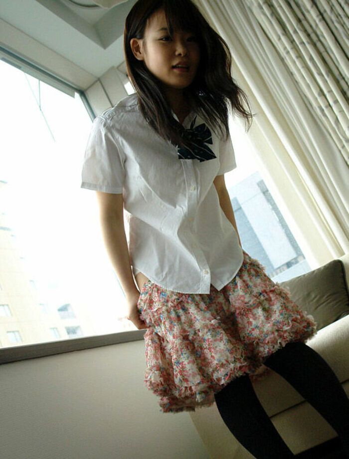 Take off your skirt 70 erotic moving images! The pants and thighs that can be seen from the skirt taken off by the miniskirt girl The buttocks are erotic and fall out! !! 13th image