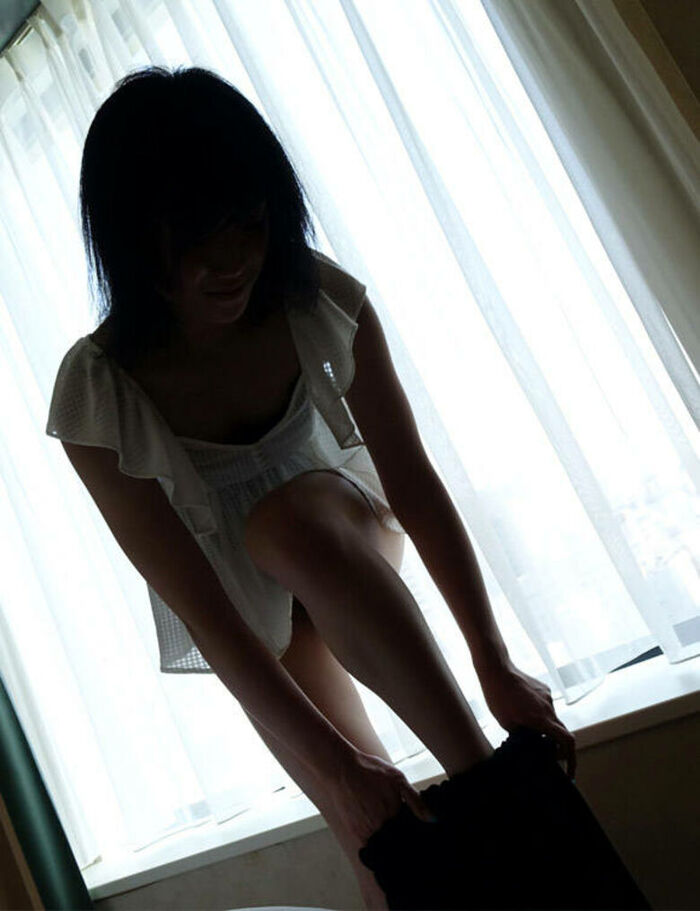 Take off your skirt 70 erotic moving images! The pants and thighs that can be seen from the skirt taken off by the miniskirt girl The buttocks are erotic and fall out! !! 43th image