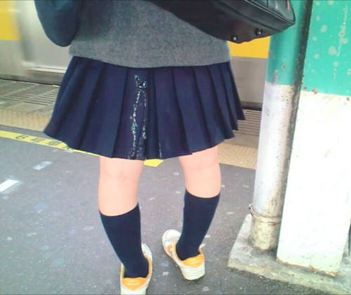 スカートに精子ぶっかけられたエロ画像 39th image