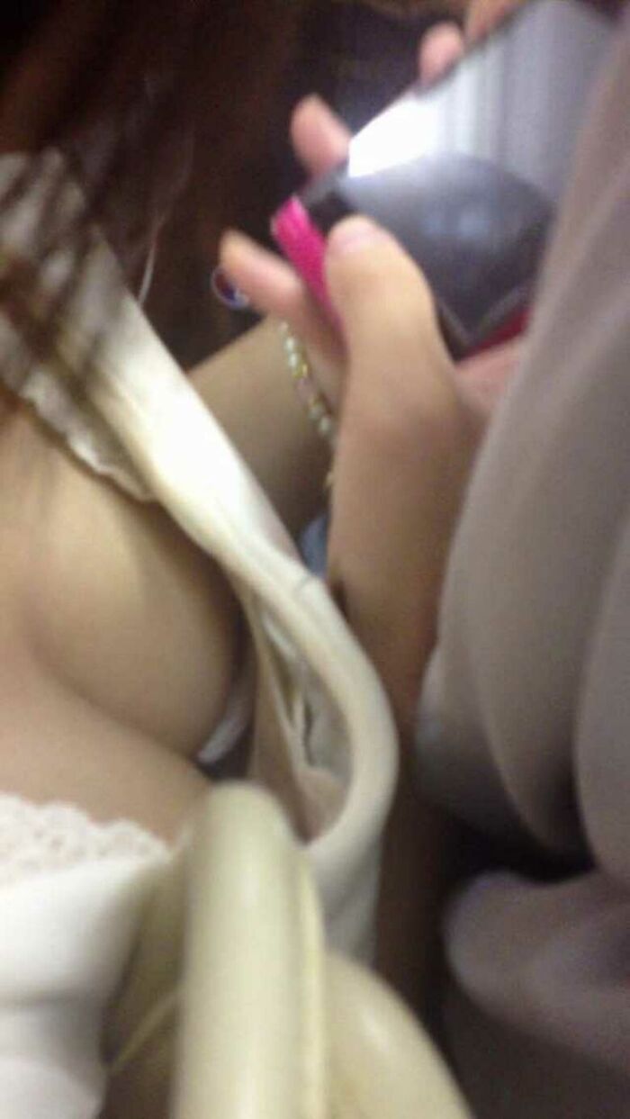 Brachira 73 erotic moving images! Big breasts bra and nipples that looked like an amateur Beautiful breasts happening is erotic and comes out! !! 2th image