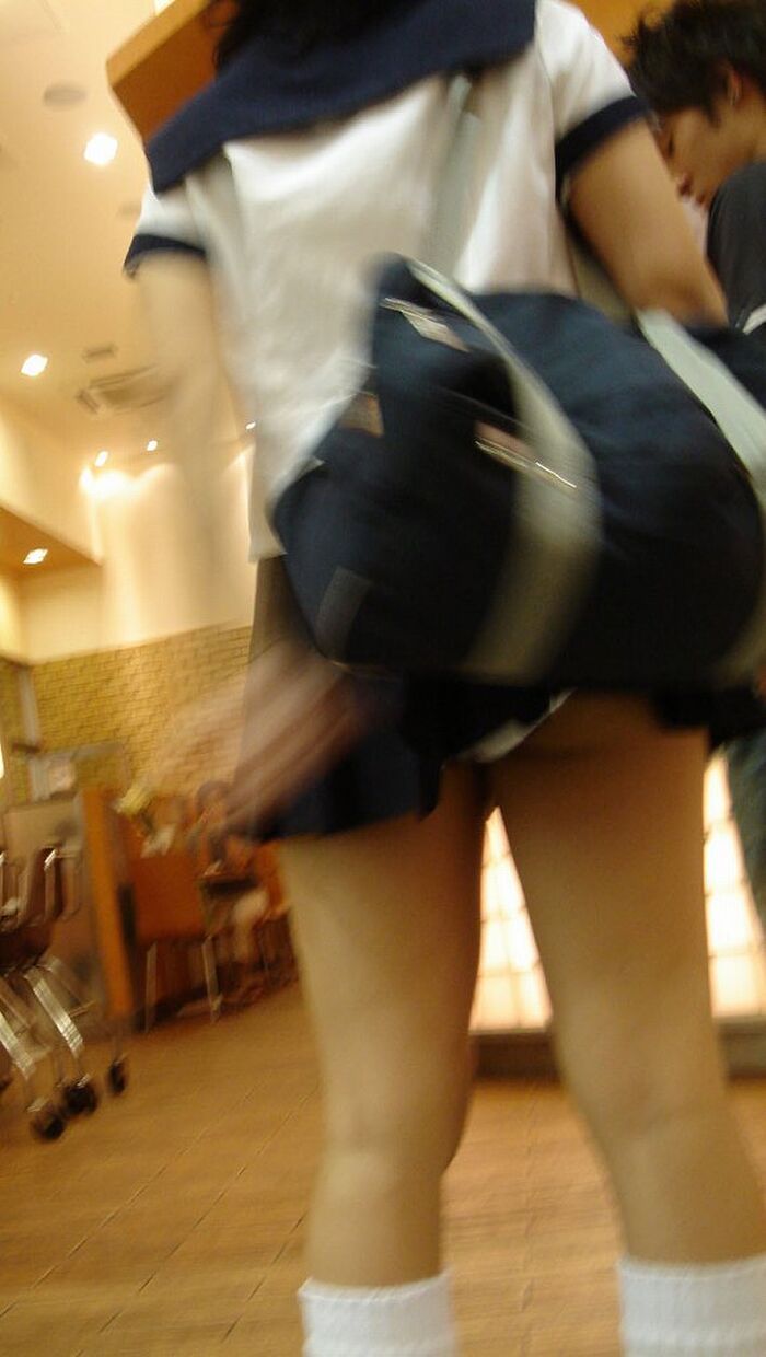 38 JK back thigh &amp; panchira images! I put together a list of pants that look like bare legs and thighs! !! 17th image