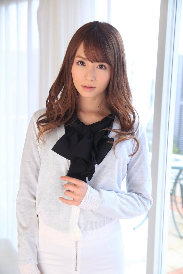 Miku Ohashi Beautiful Uncensored AV Actress 200 Erotic Images 2th image