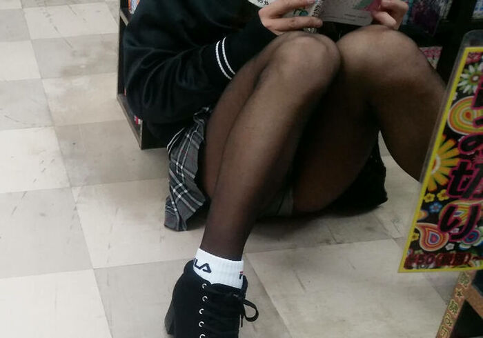 65 panchiraelo images of M-shaped legs with loose crotch guard 4th image