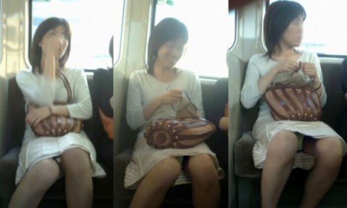 Speaking of trains, it is truly a treasure trove of panchira! You just keep your eyes on your crotch, don't you? 12th image