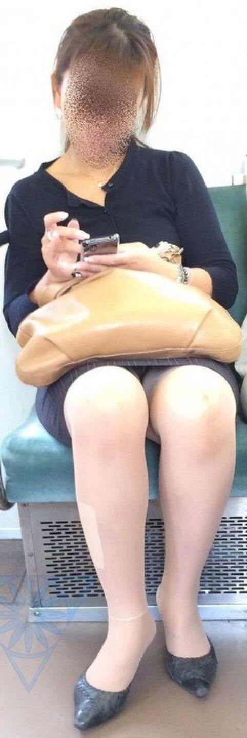 Speaking of trains, it is truly a treasure trove of panchira! You just keep your eyes on your crotch, don't you? 53th image