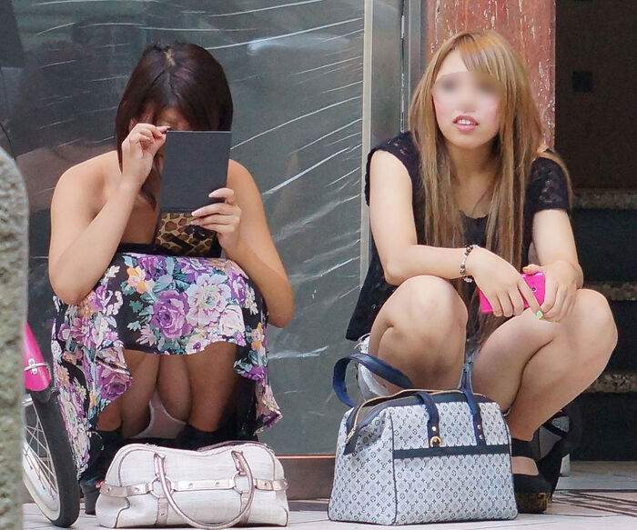 豪快に股を開いてパンチラしているもんだから盗撮を敢行！！！！ 21th image