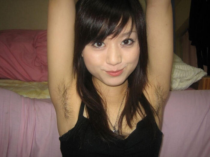 美女のワキ毛にギャップ萌えするエロ画像 2th image