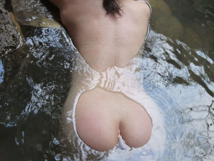 Erotic image of hot spring buttocks exposed 46th image