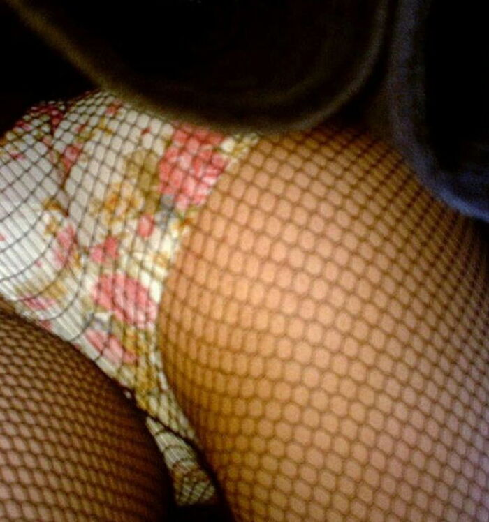 [Upside down shooting] The eroticism of raw thighs &amp; fishnet stockings is abnormal 35 photos 32th image