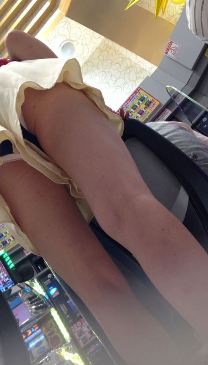 Isn't a child wearing a culotte skirt erotic cute? [Panchira images] 35 photos 6th image