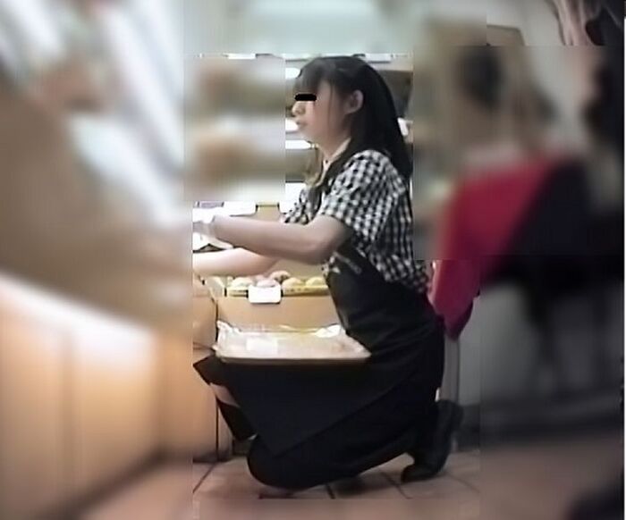 Bakery's signature girl's rare panchira! I can't stop my nosebleeds... 3th image