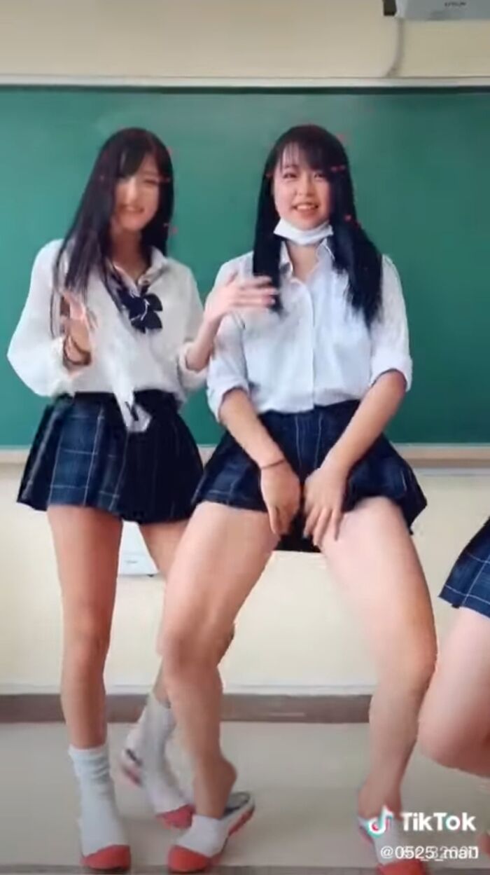 [With images] Why are JK's thighs so thick? 15th image