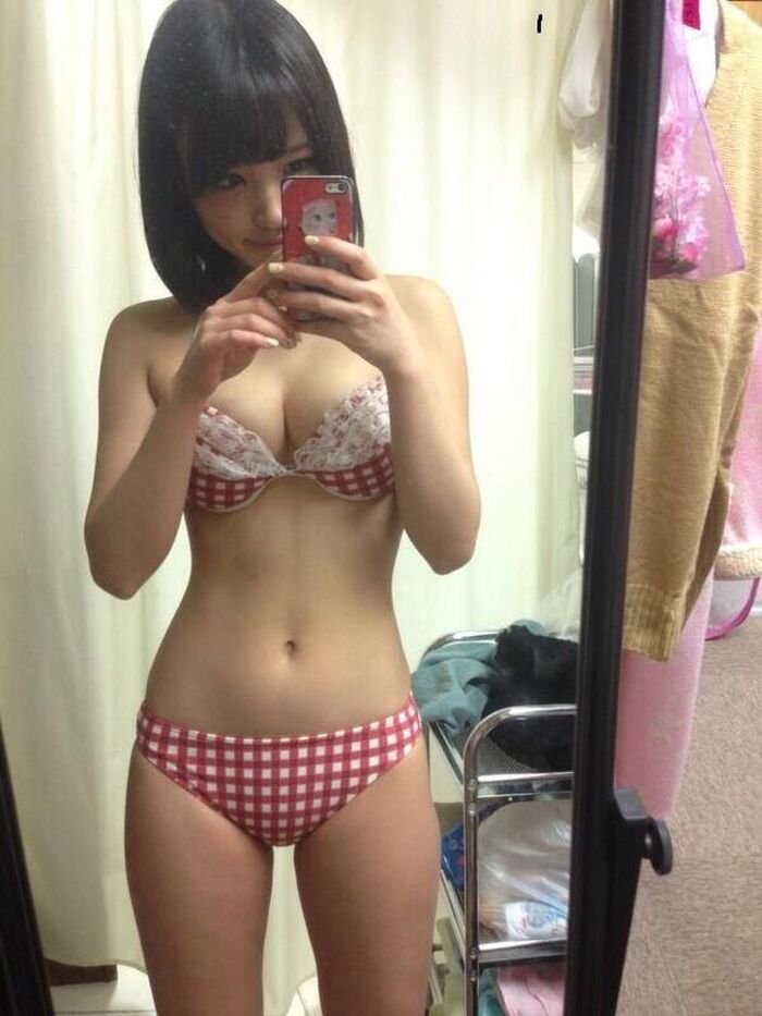 Erotic images that excite women in red underwear 67th image