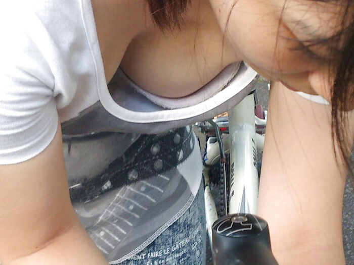 Erotic images full of highlights of amateur breast chillers 4th image