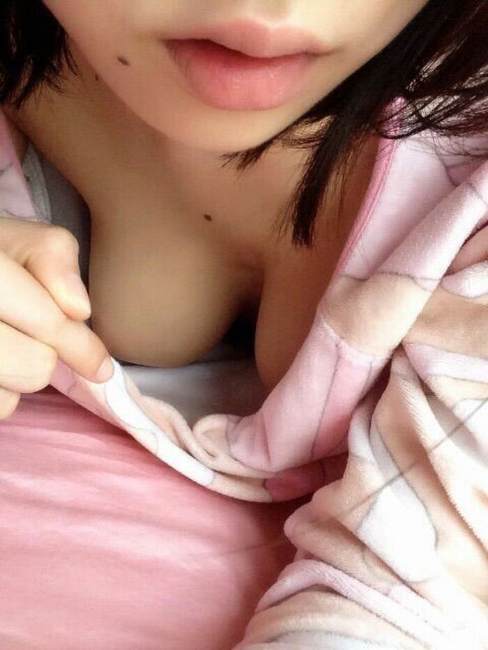 Erotic images full of highlights of amateur breast chillers 97th image