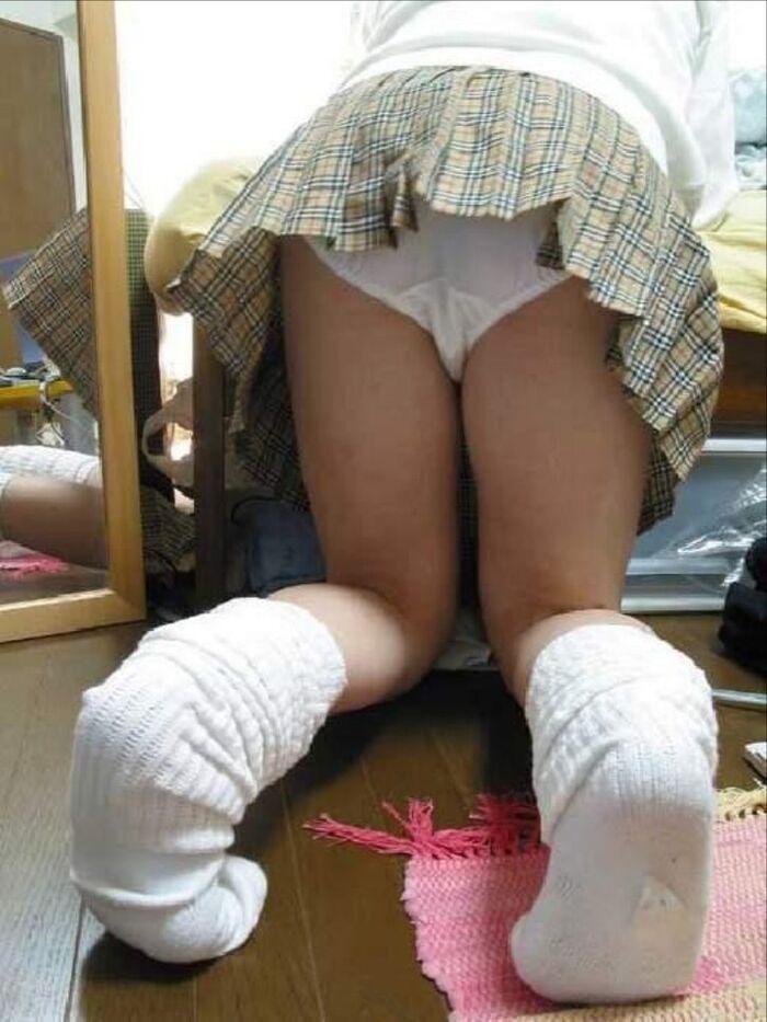 An amateur girl who provides masturbation by herself 24th image