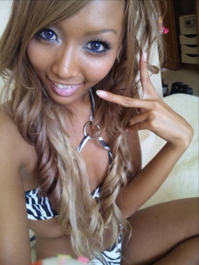 The eroticism of black gal panchira in midsummer is abnormal 16th image