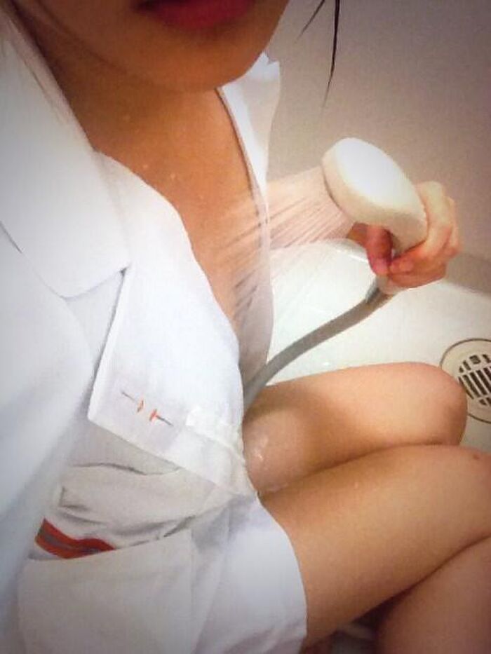 Erotic images that you can't stop taking cosplay selfies 22th image