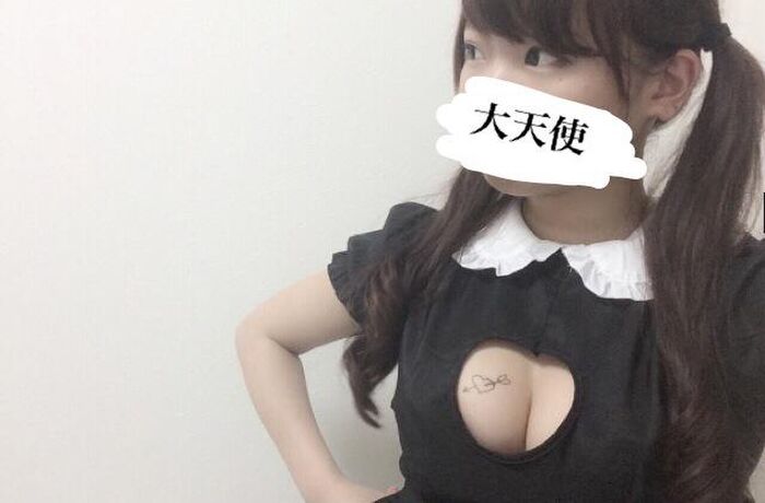 Erotic images that you can't stop taking cosplay selfies 6th image