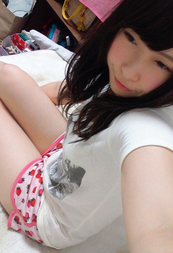 Summary of images of amateur girls in room clothes 91th image
